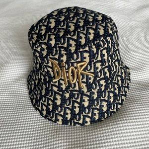 Dior one size bucket hat. Blue oblique pattern